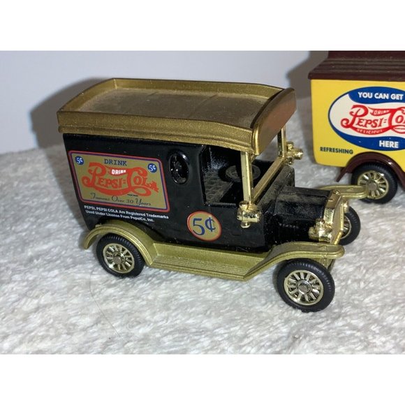 GOLDEN WHEEL PEPSI DELIVERY TRUCKs DIECAST Vehicles - Picture 3 of 9
